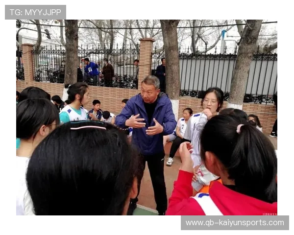 专家提醒:校园推广以游戏化和多球练习为主,避免技术灌输 专家提醒:校园推广以游戏化和多球练习为主,避免技术灌输